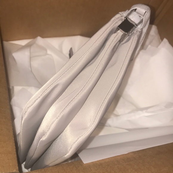 Kate Spade. NWT Triple Gusset Crossbody - Picture 4 of 6